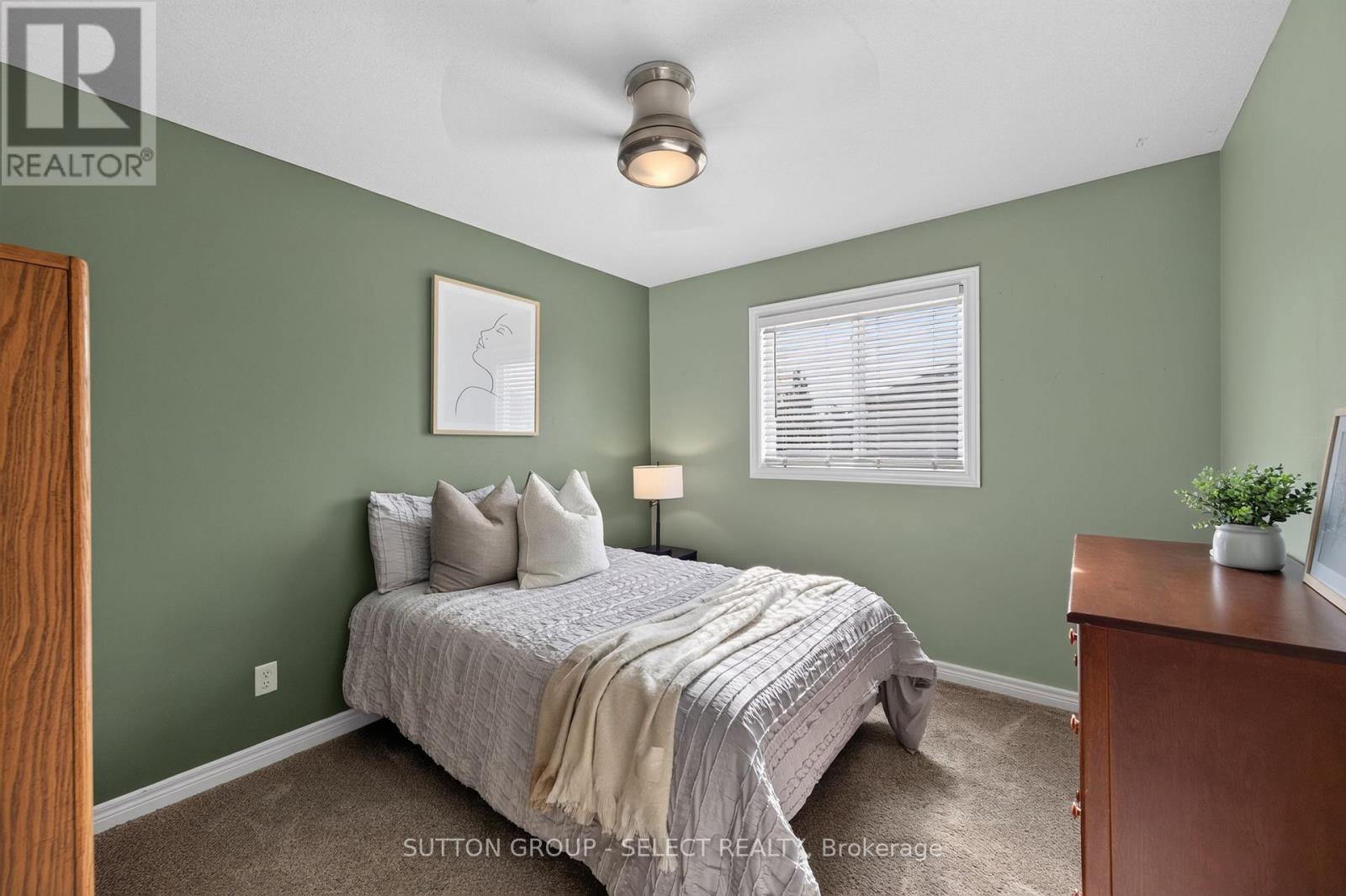 3 Fieldstone Crescent N Property Photo 21