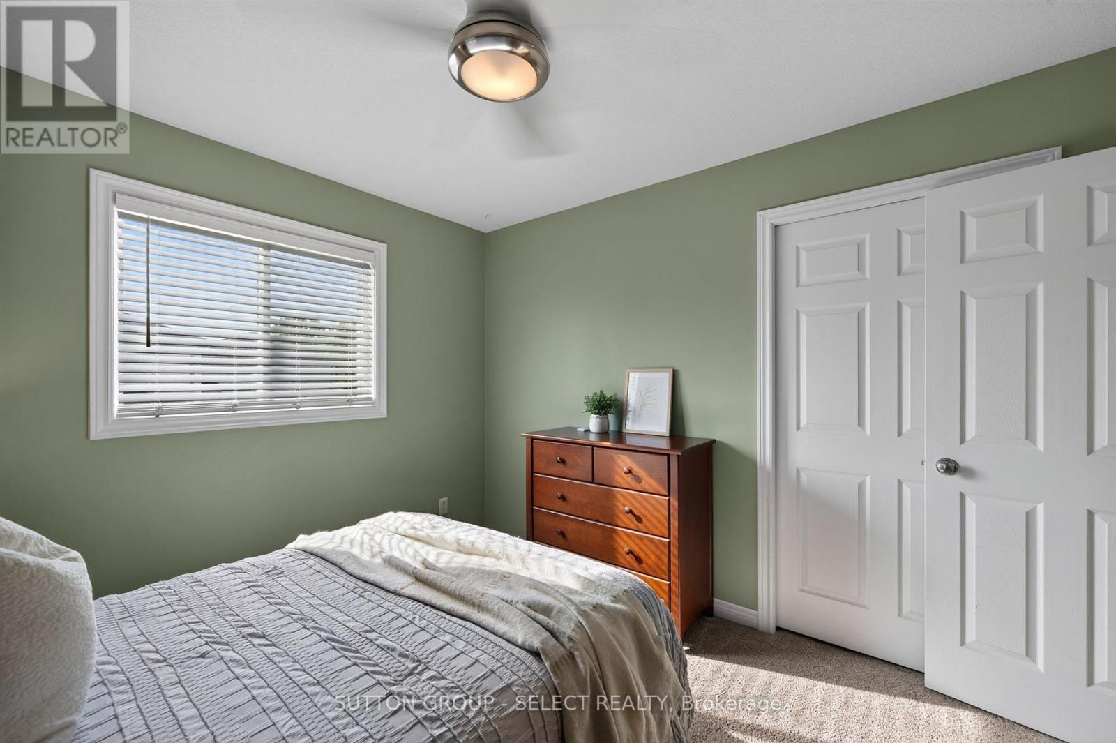 3 Fieldstone Crescent N Property Photo 22