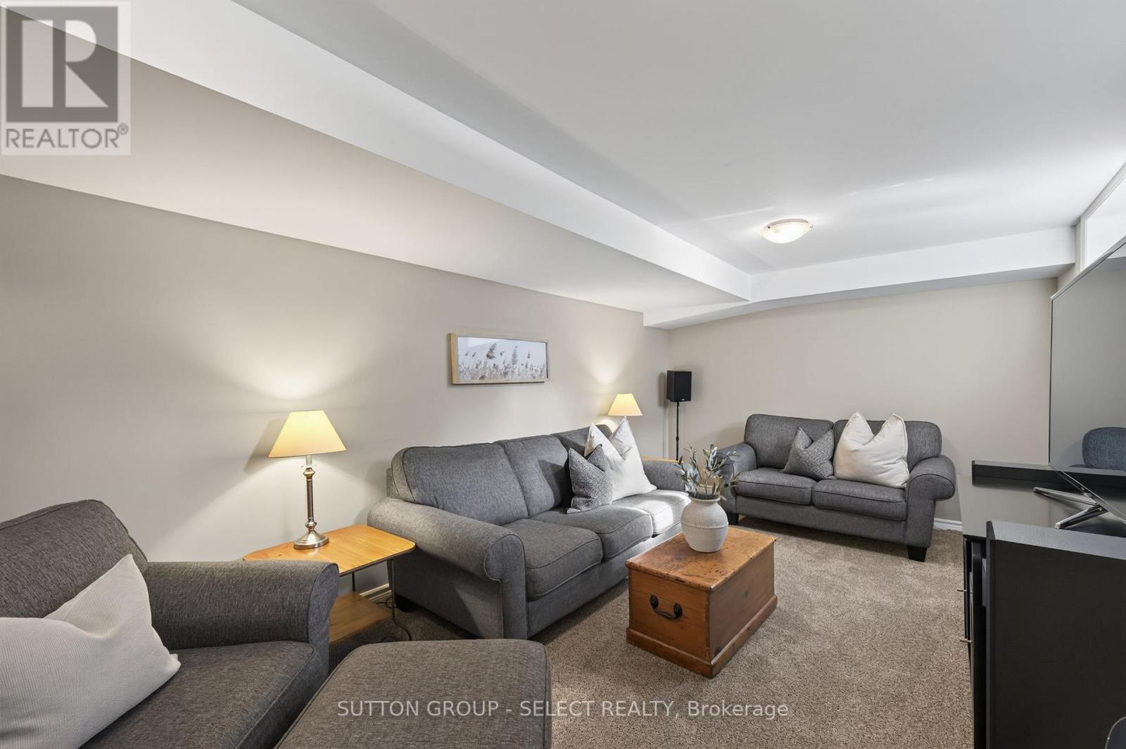 3 Fieldstone Crescent N Property Photo 27