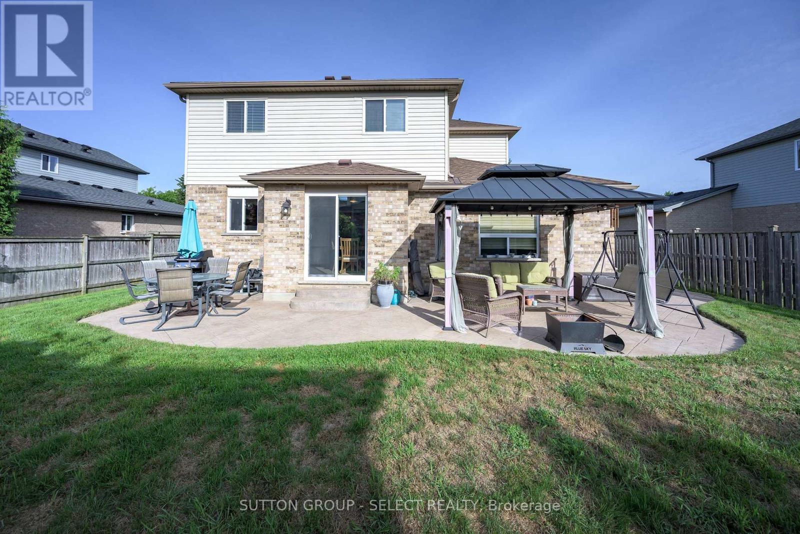 3 Fieldstone Crescent N Property Photo 35