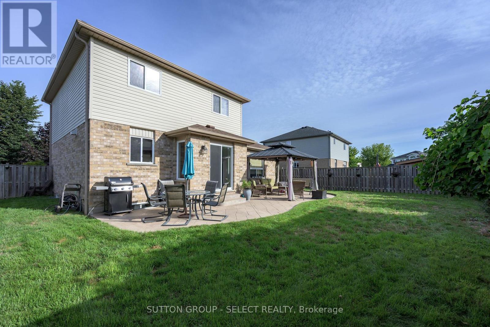 3 Fieldstone Crescent N Property Photo 36