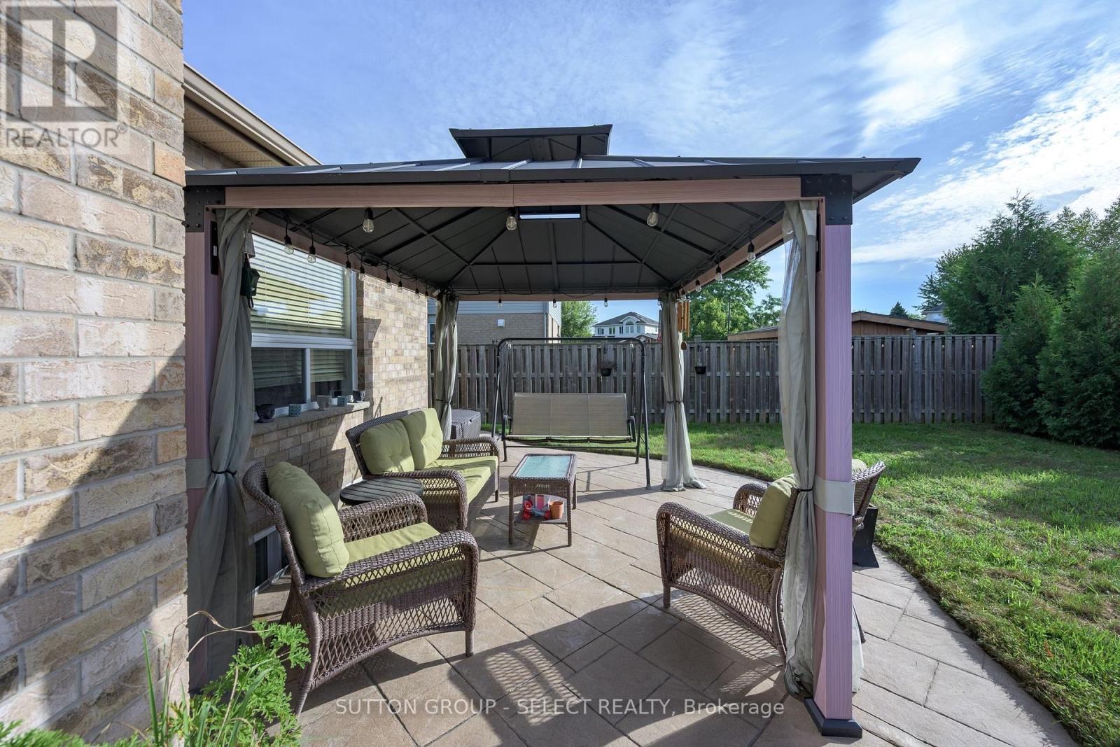 3 Fieldstone Crescent N Property Photo 39