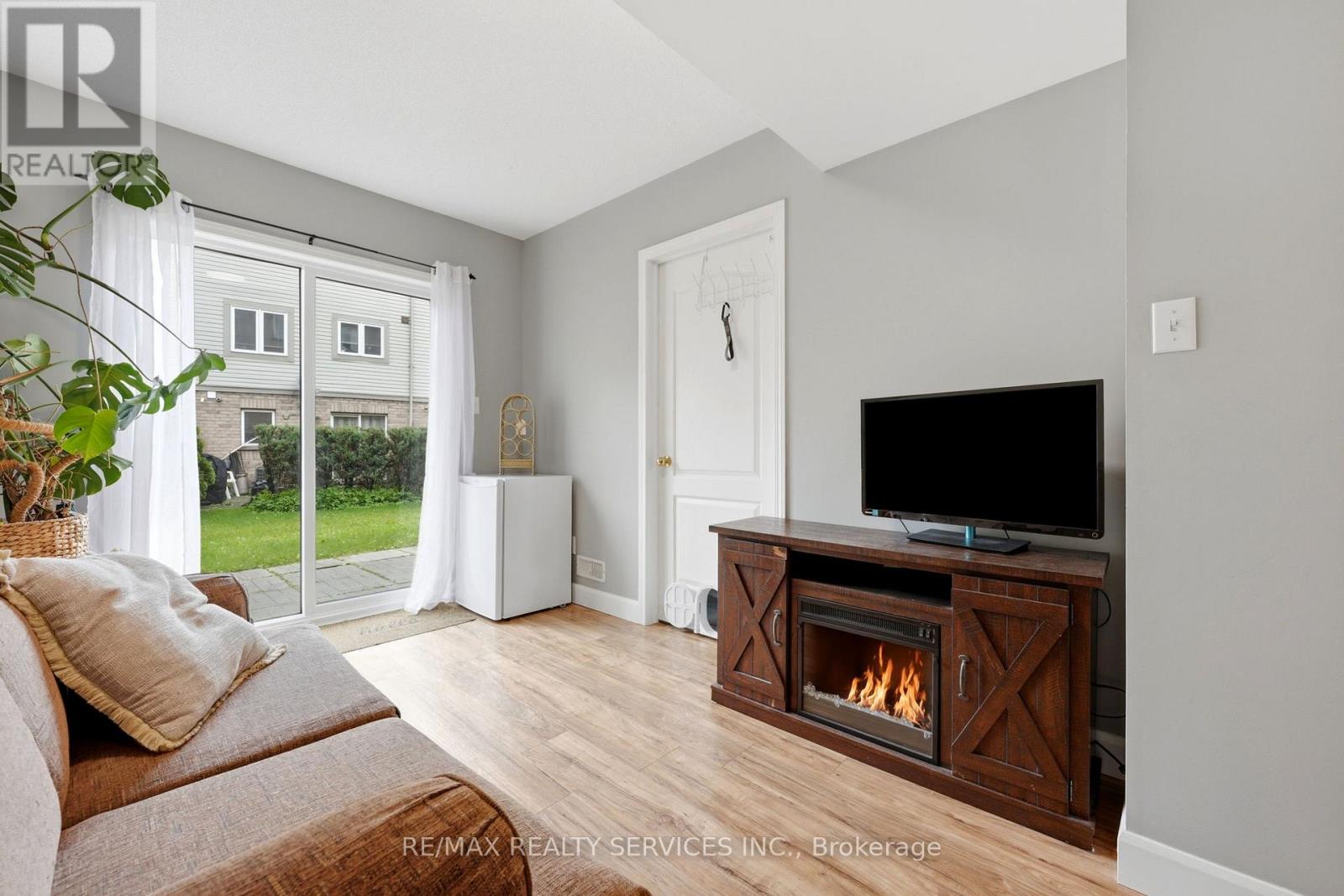 65 - 470 Beach Boulevard Property Photo 8