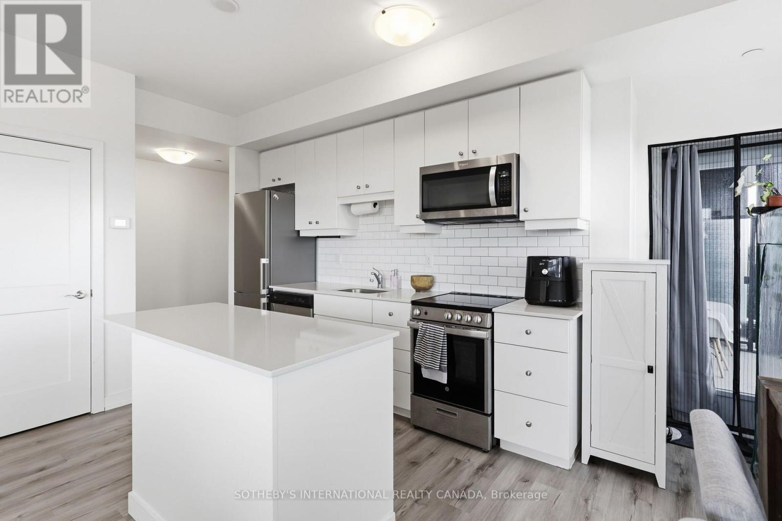 514 - 247 Northfield Drive E Property Photo 4