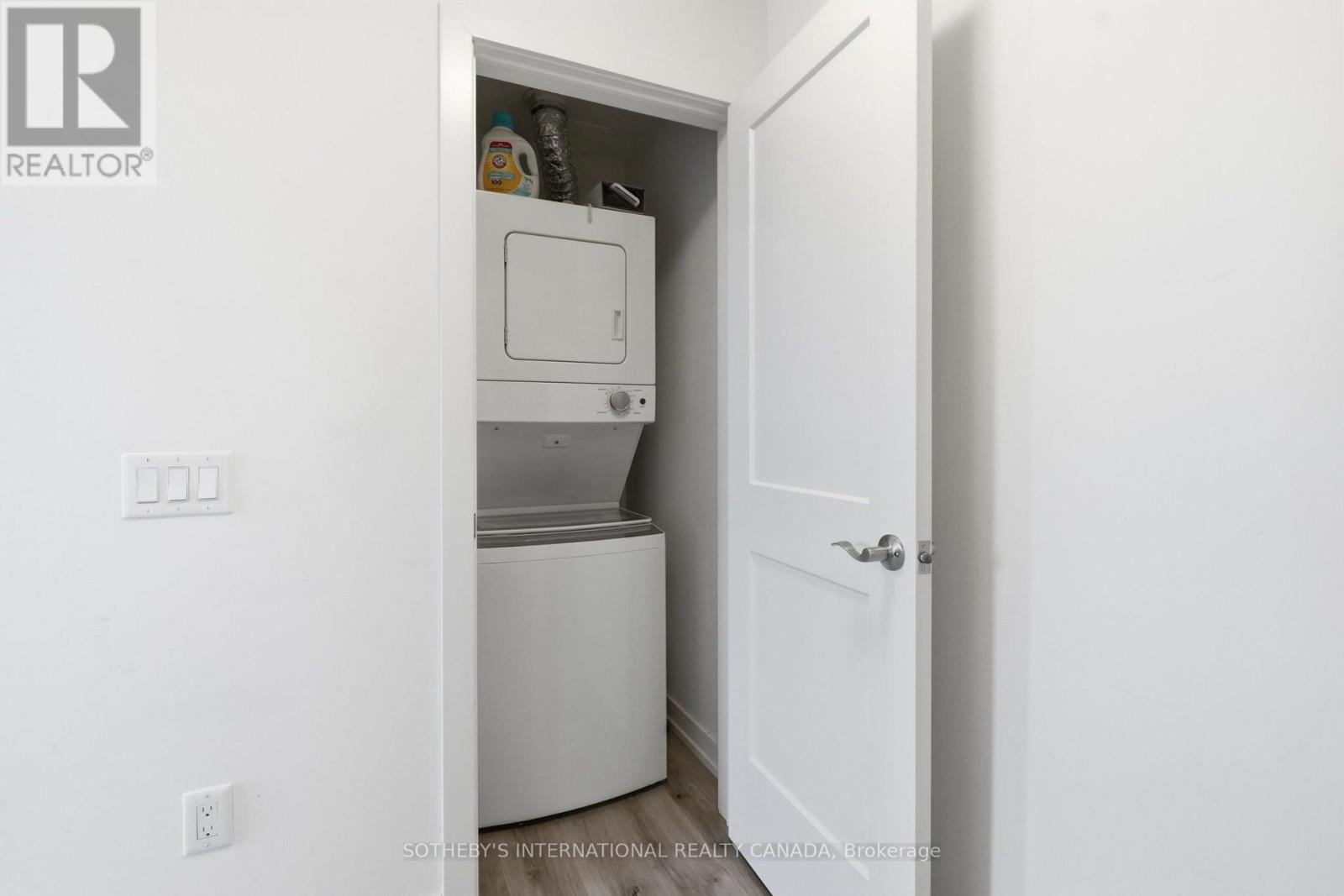 514 - 247 Northfield Drive E Property Photo 11