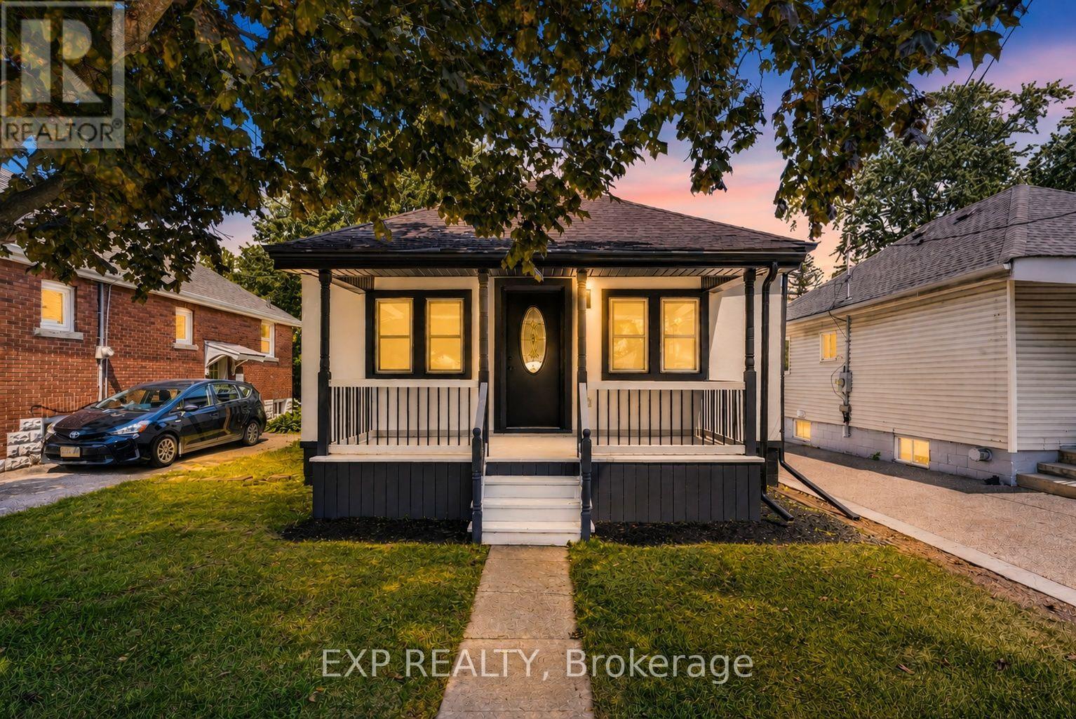 43 BRUCEDALE AVENUE E Property Photo 1