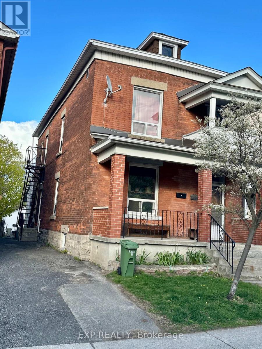57 Spadina Avenue Property Photo 2