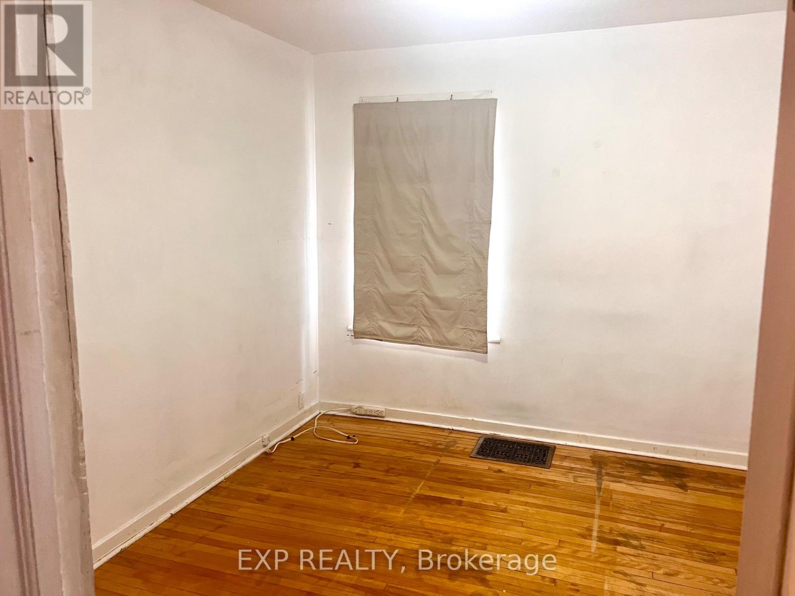 57 Spadina Avenue Property Photo 7