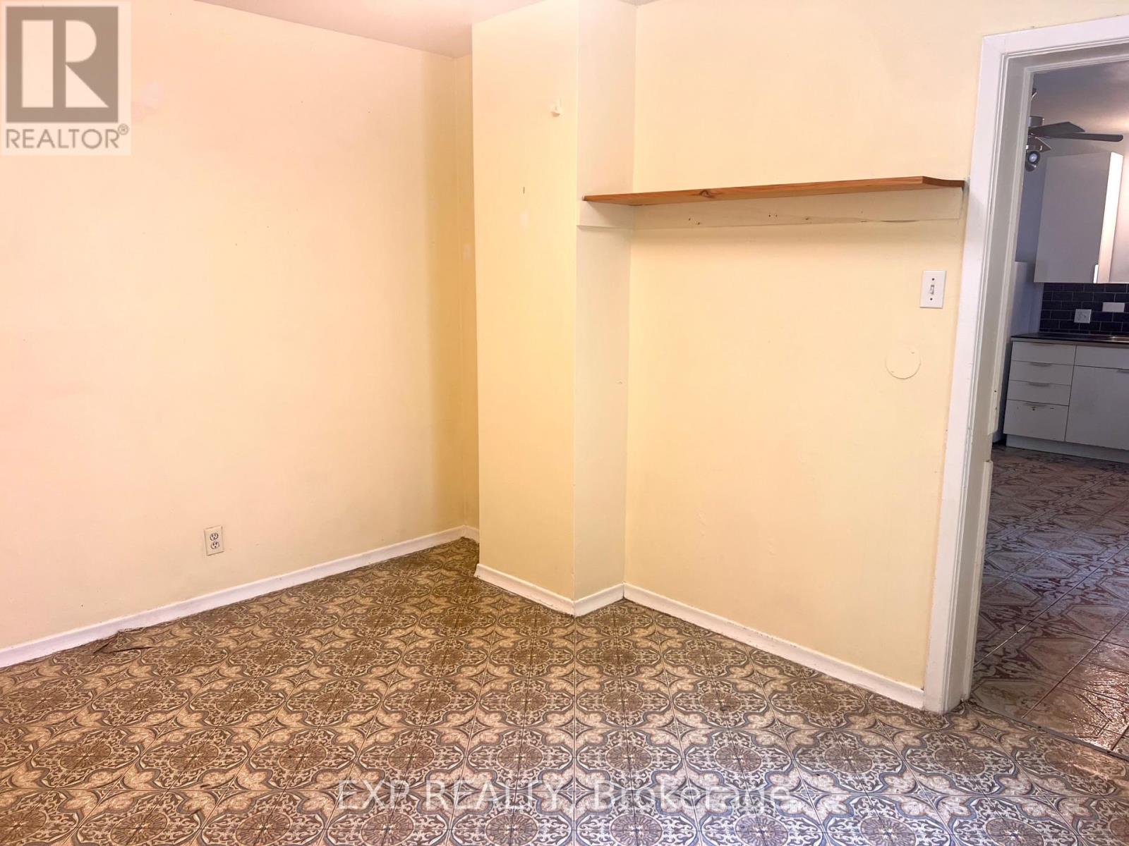 57 Spadina Avenue Property Photo 11