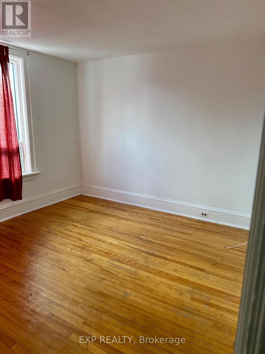57 Spadina Avenue Property Photo 14