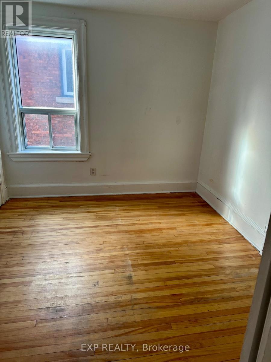 57 Spadina Avenue Property Photo 15