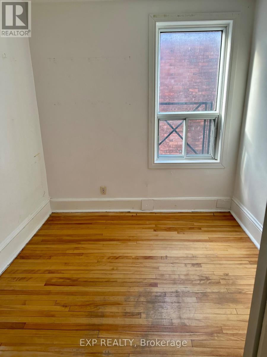 57 Spadina Avenue Property Photo 16