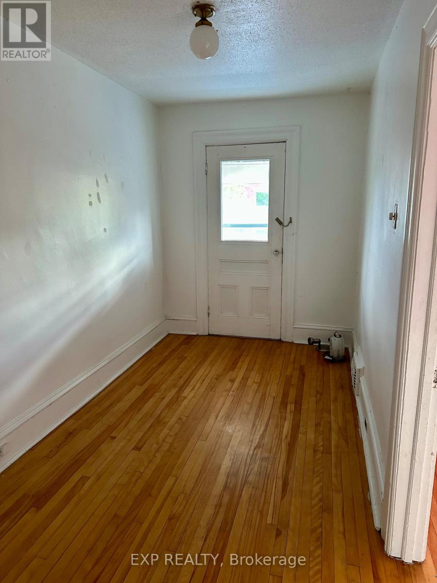 57 Spadina Avenue Property Photo 19