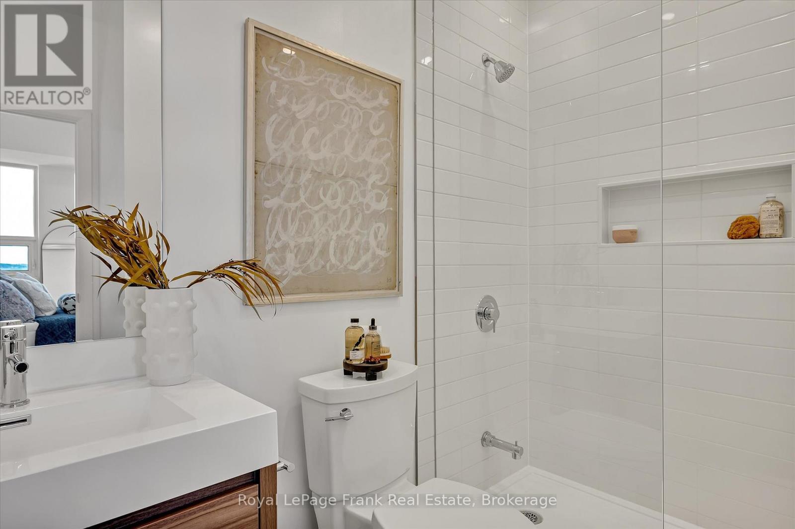 902 - 195 Hunter Street Property Photo 13