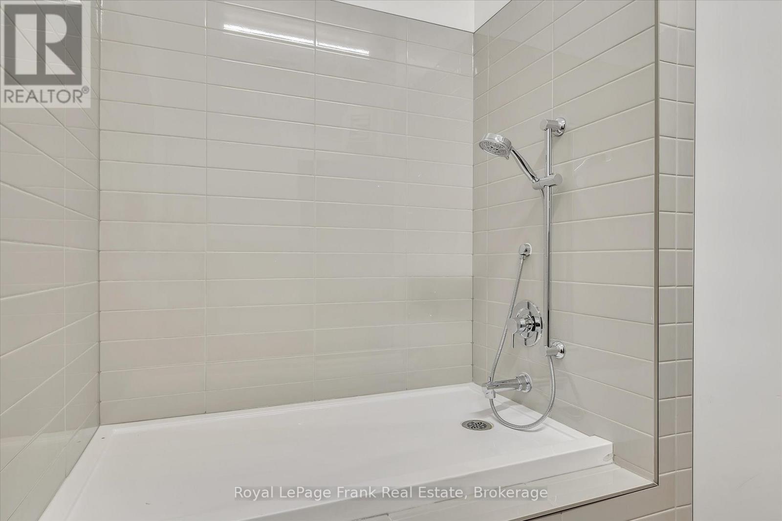 902 - 195 Hunter Street Property Photo 35