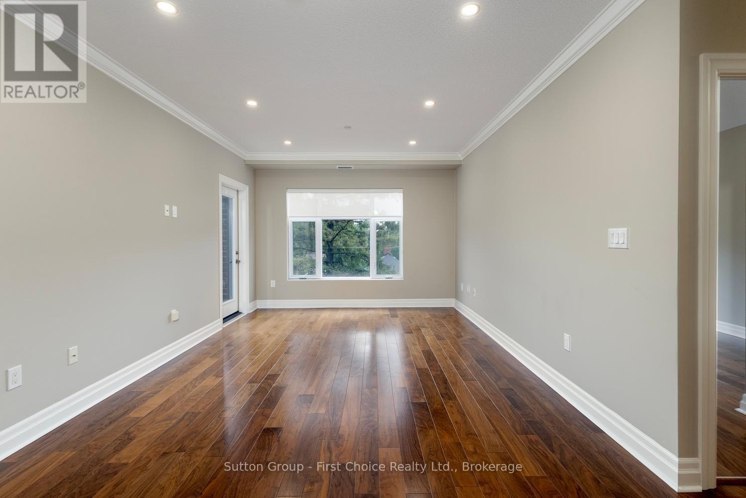 412 - 255 John Street N Property Photo 17
