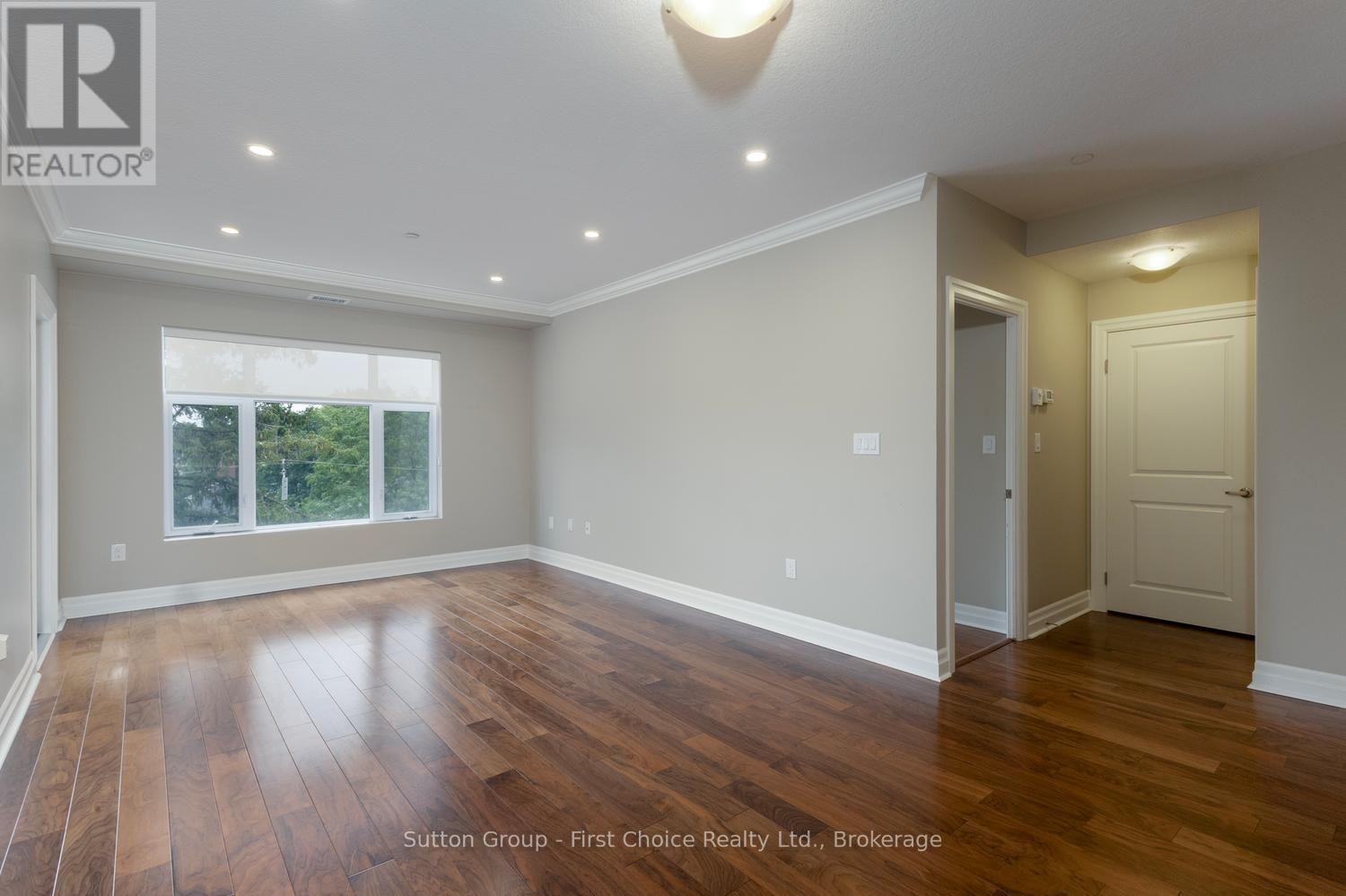 412 - 255 John Street N Property Photo 18