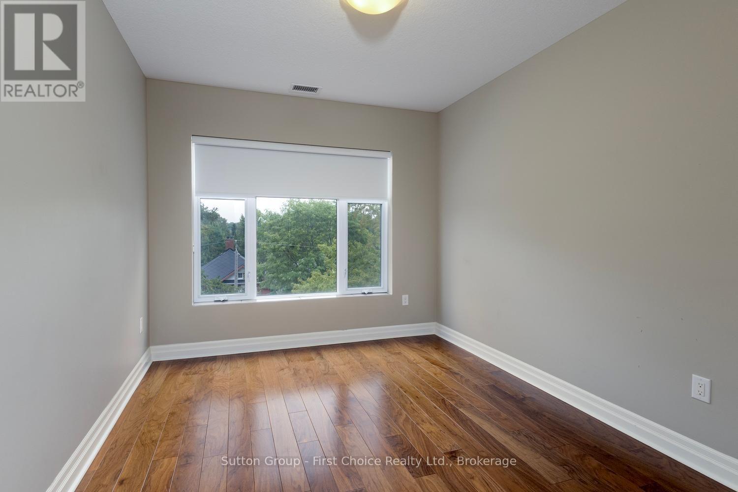 412 - 255 John Street N Property Photo 28
