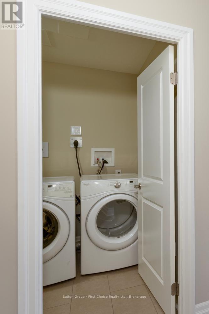 412 - 255 John Street N Property Photo 31