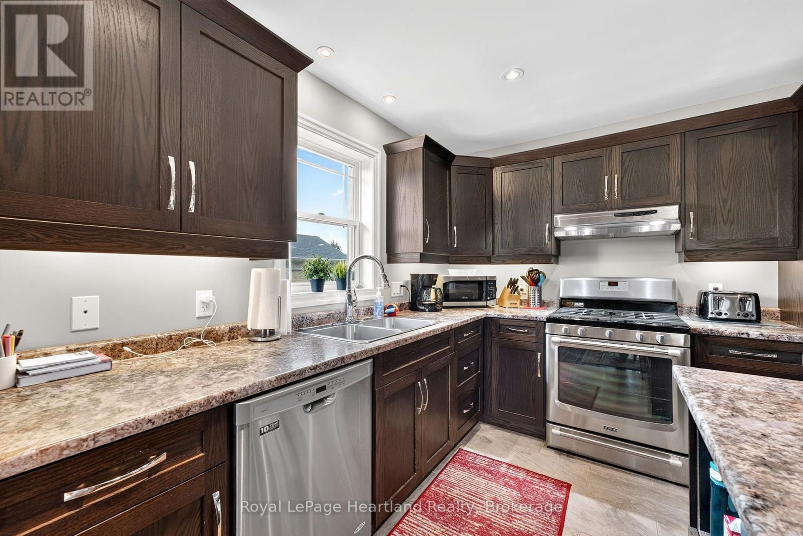 17 Clayton Street Property Photo 13