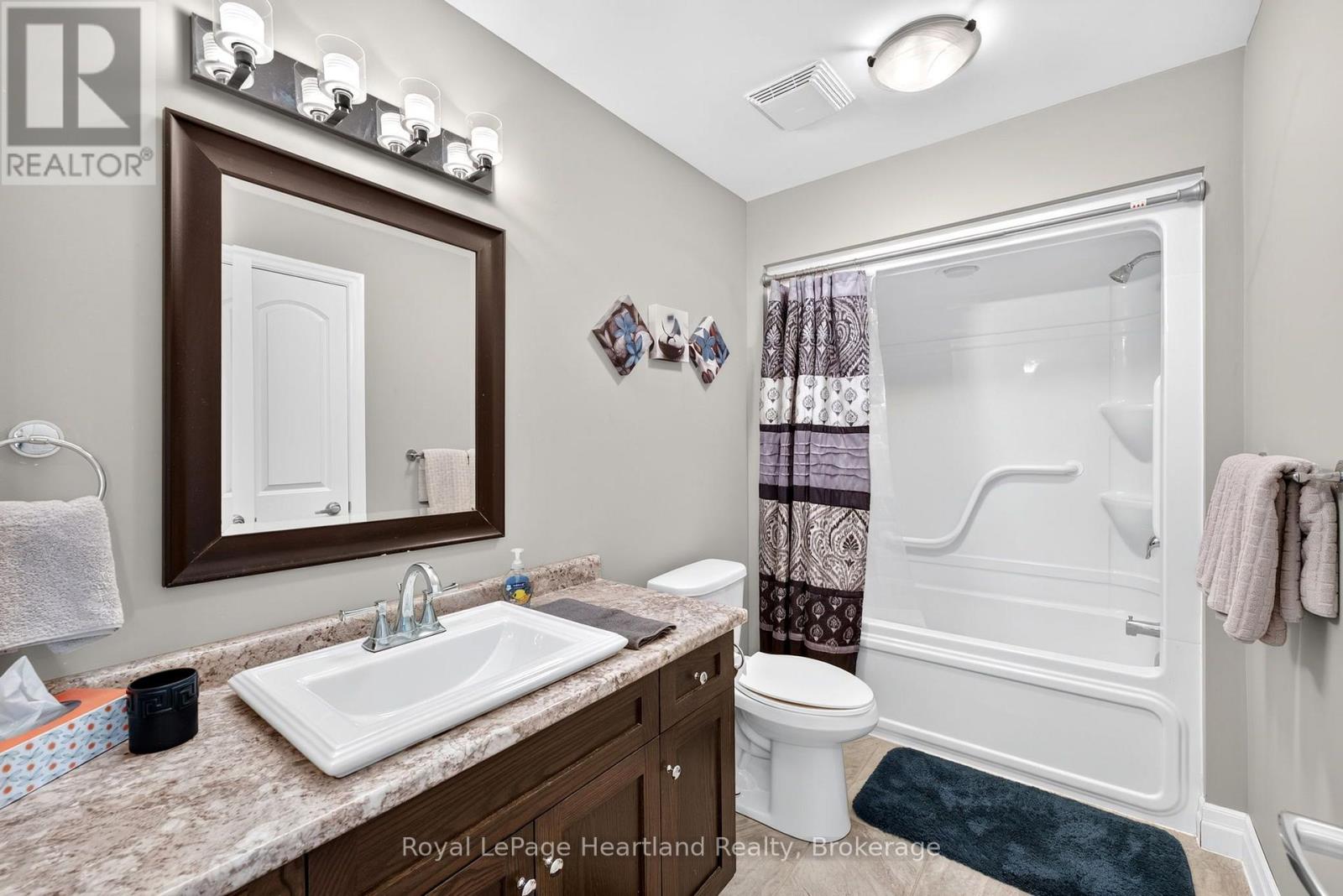 17 Clayton Street Property Photo 18