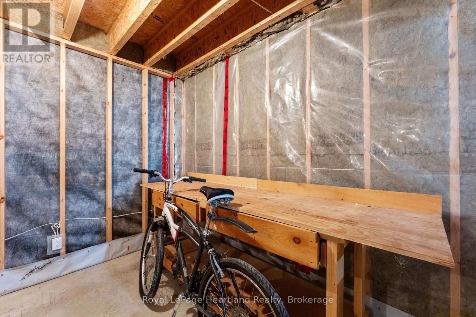 17 Clayton Street Property Photo 27