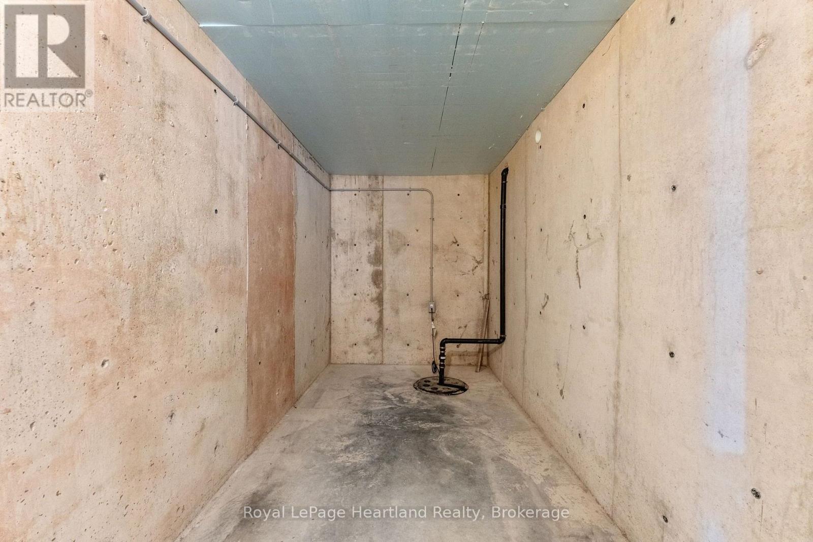 17 Clayton Street Property Photo 33
