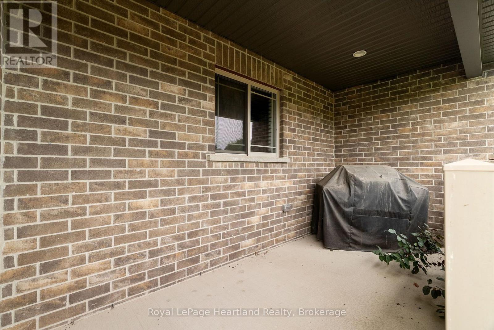 17 Clayton Street Property Photo 34