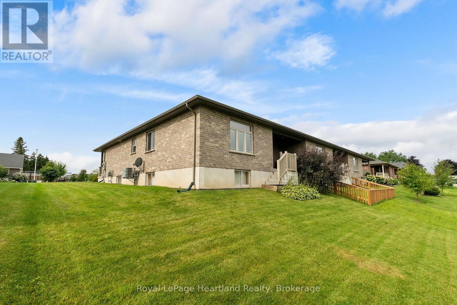 17 Clayton Street Property Photo 37