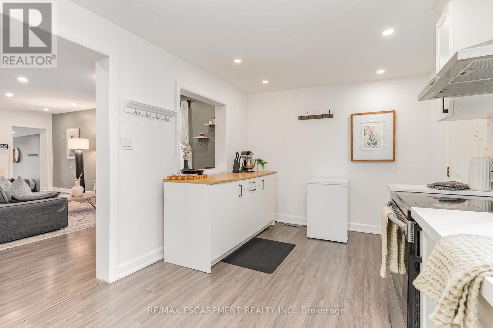 4 Robins Avenue Property Photo 5