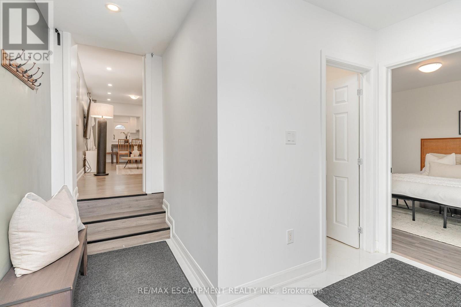 4 Robins Avenue Property Photo 8