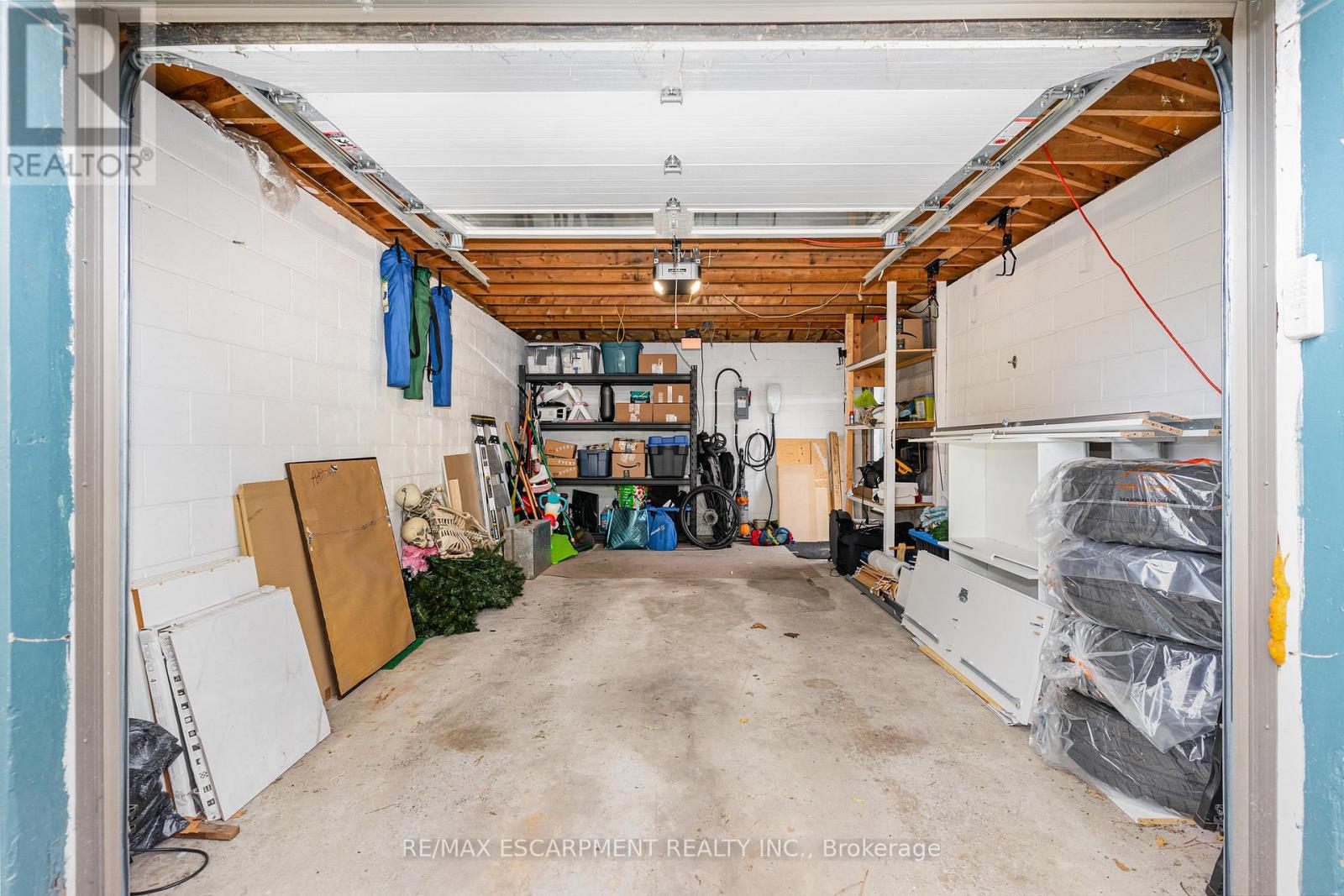 4 Robins Avenue Property Photo 20