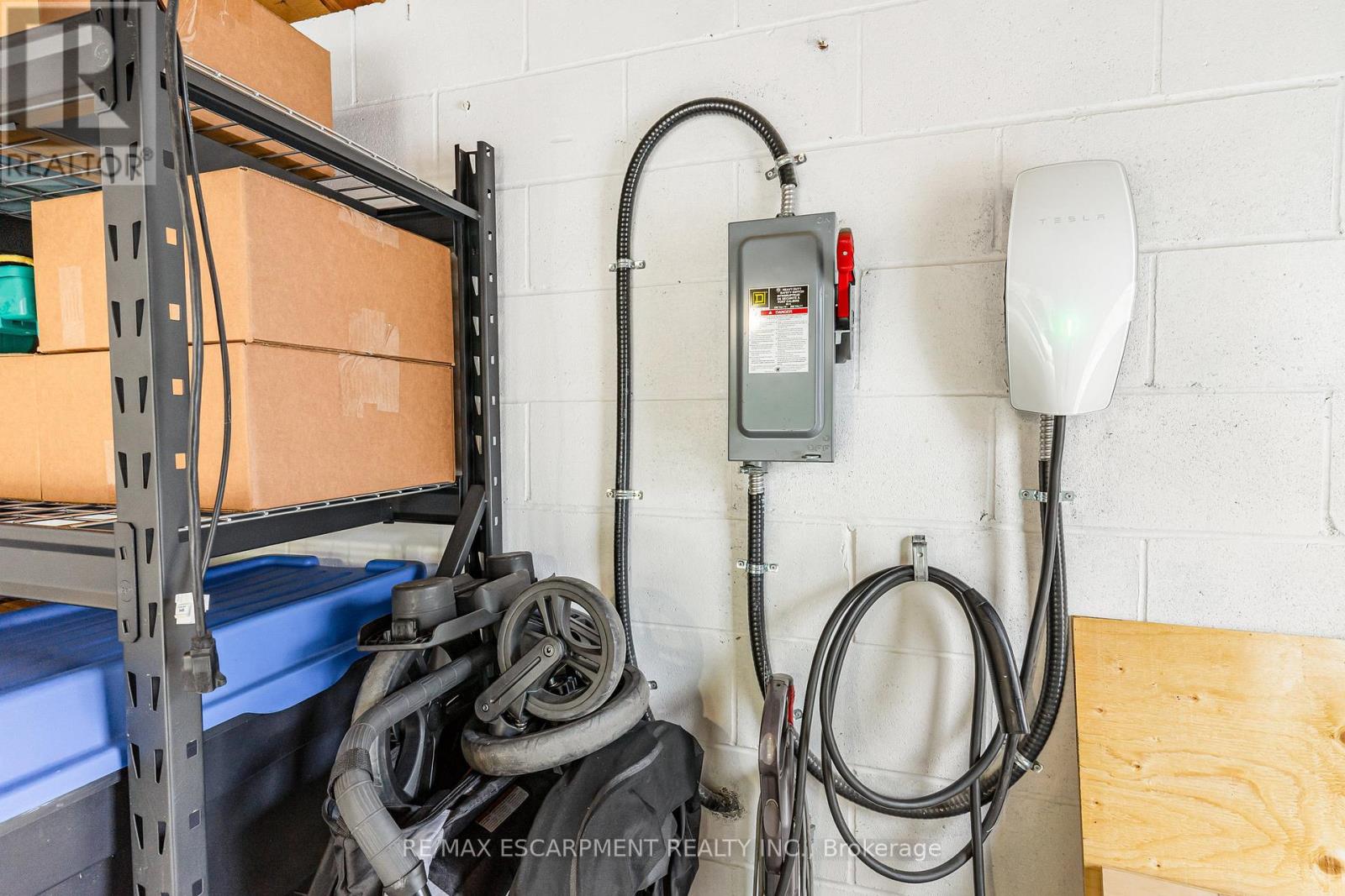 4 Robins Avenue Property Photo 21