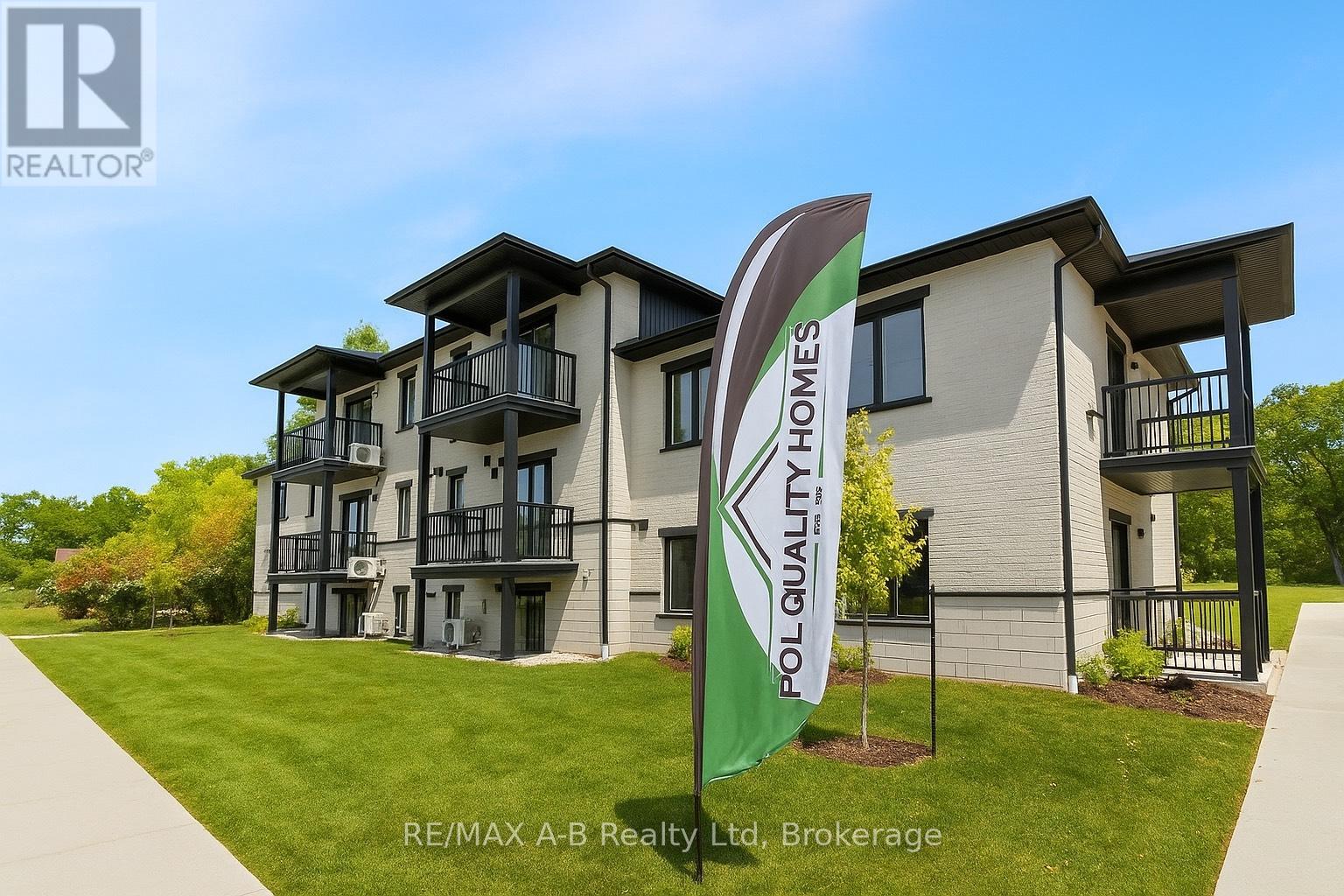 428 QUEEN STREET Property Photo 1