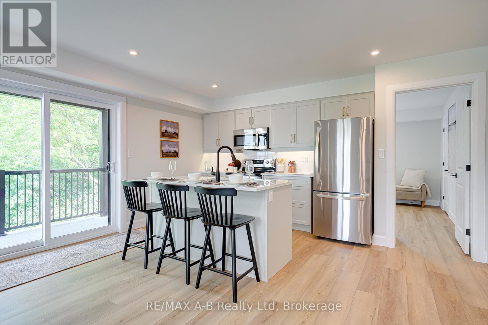 428 Queen Street Property Photo 2