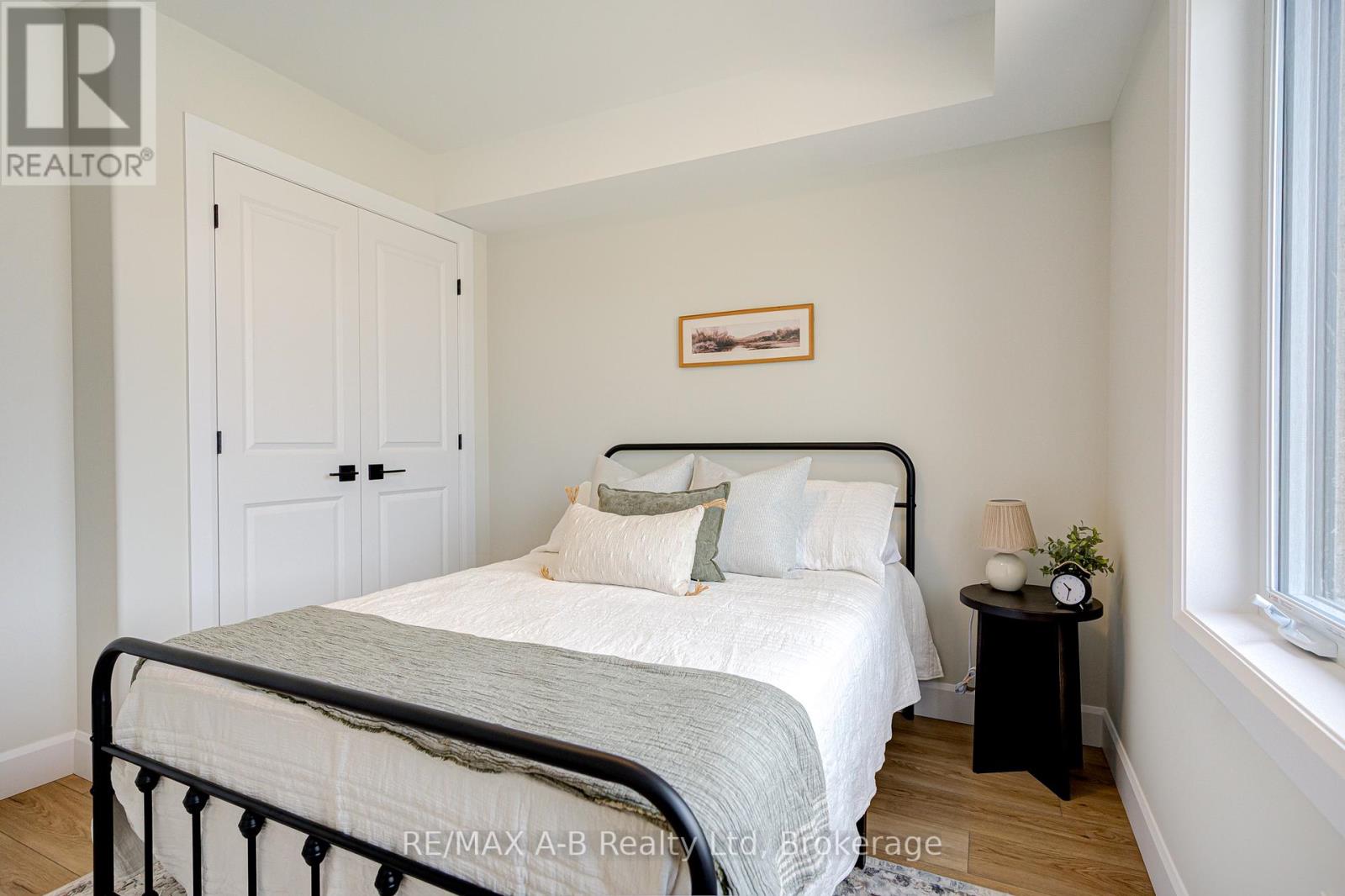 428 Queen Street Property Photo 4