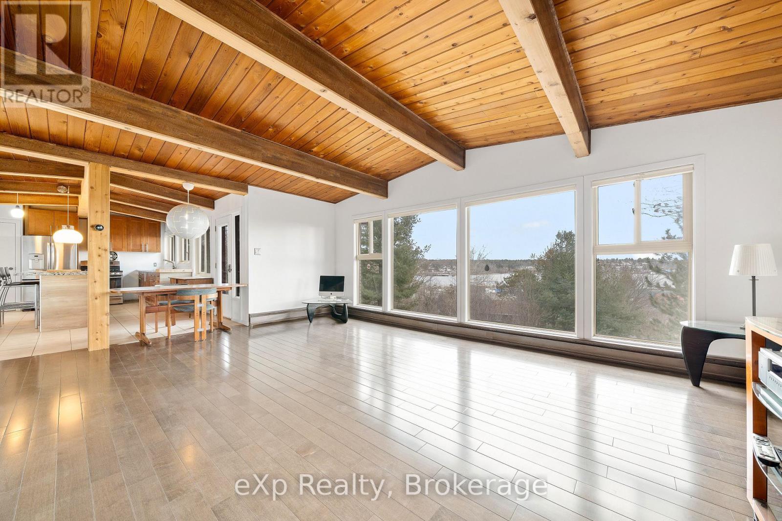 8 Sunset Avenue Property Photo 3