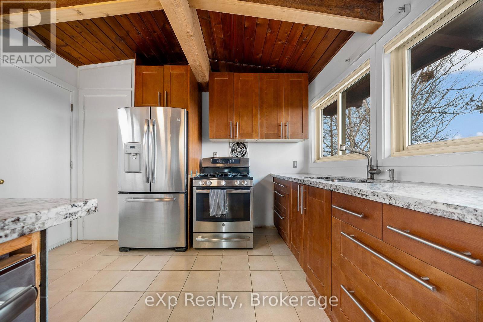 8 Sunset Avenue Property Photo 6