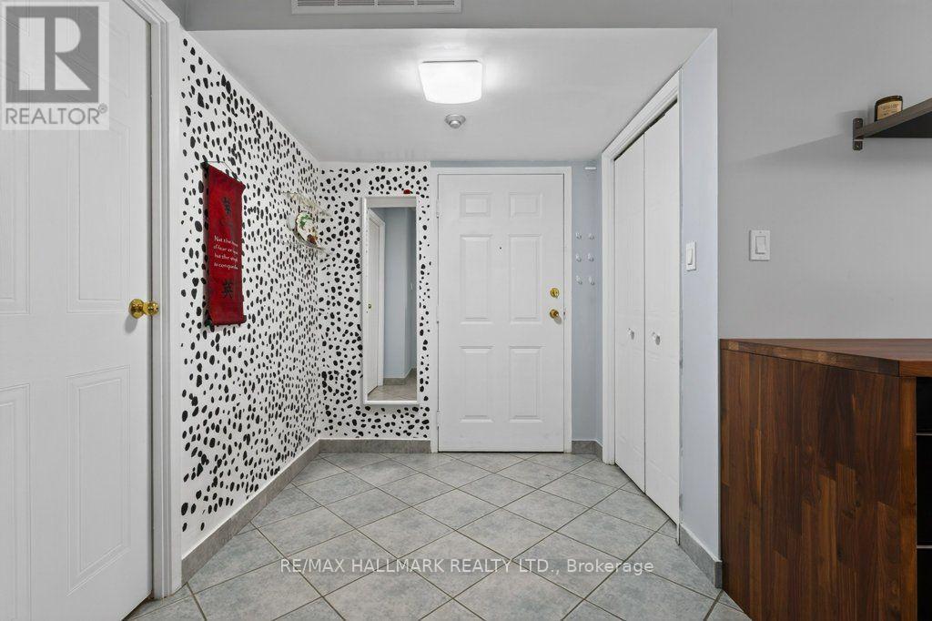 203 - 400 York Boulevard Property Photo 4