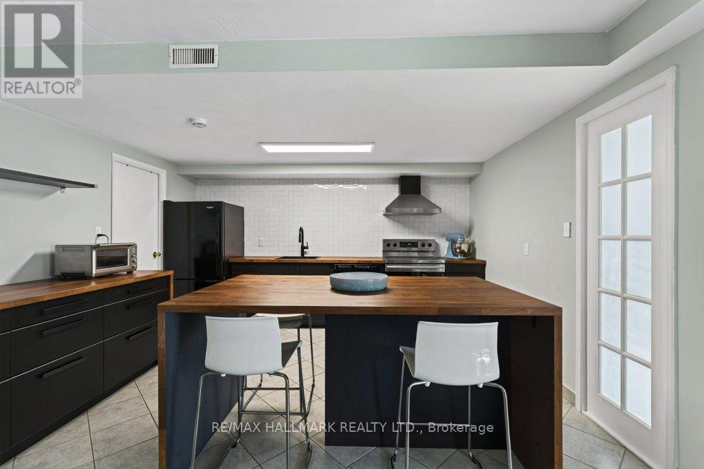 203 - 400 York Boulevard Property Photo 7