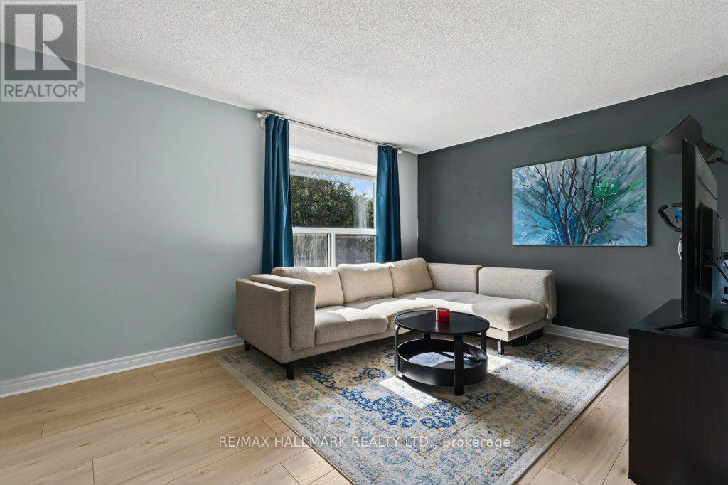 203 - 400 York Boulevard Property Photo 13