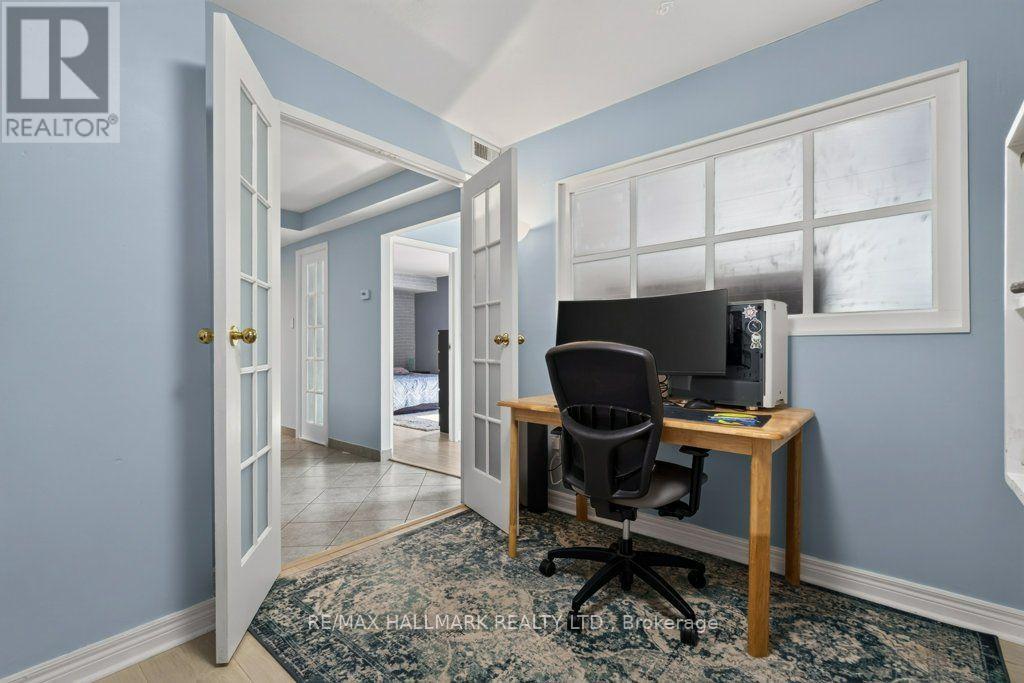 203 - 400 York Boulevard Property Photo 22