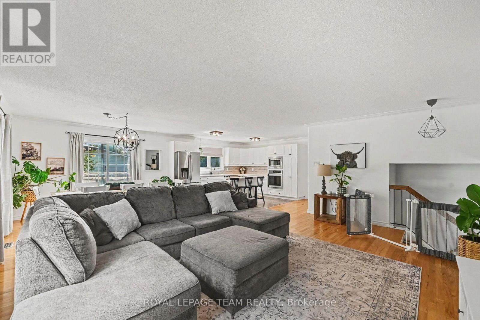 204 Grace Avenue Property Photo 6