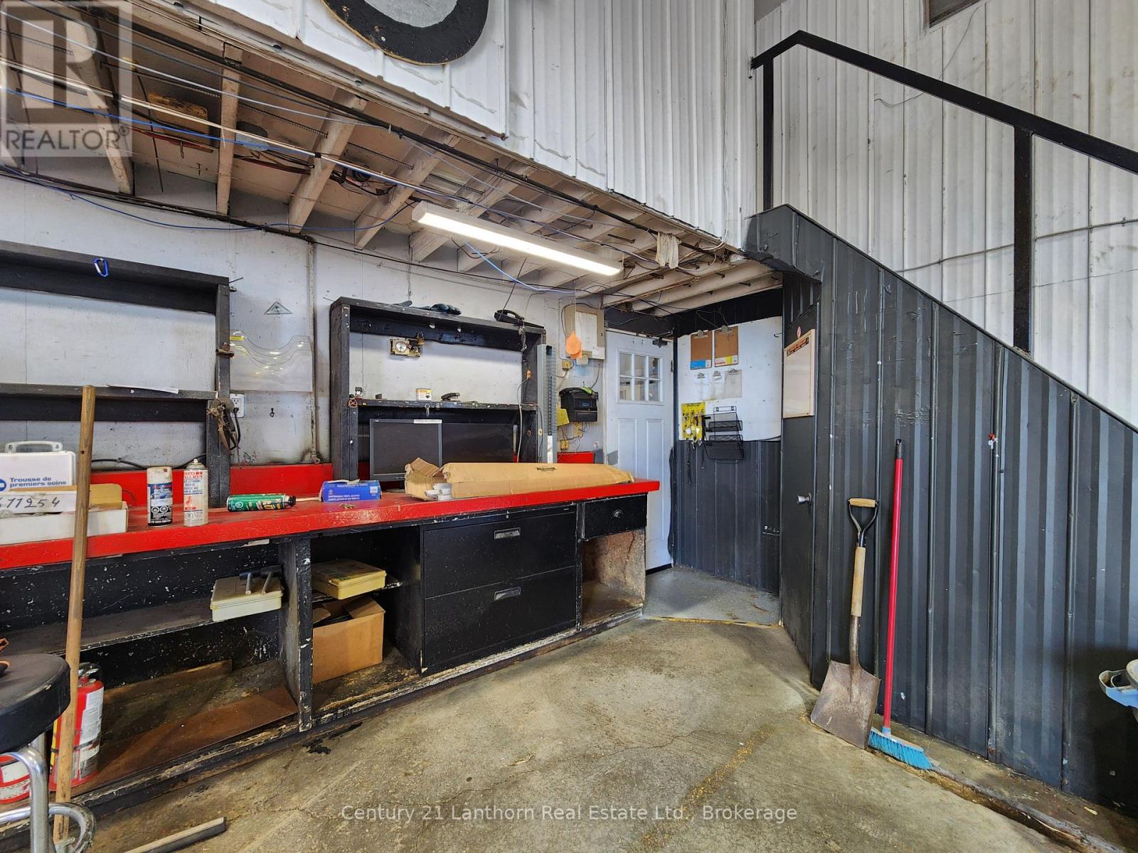 125 College Street E Property Photo 12