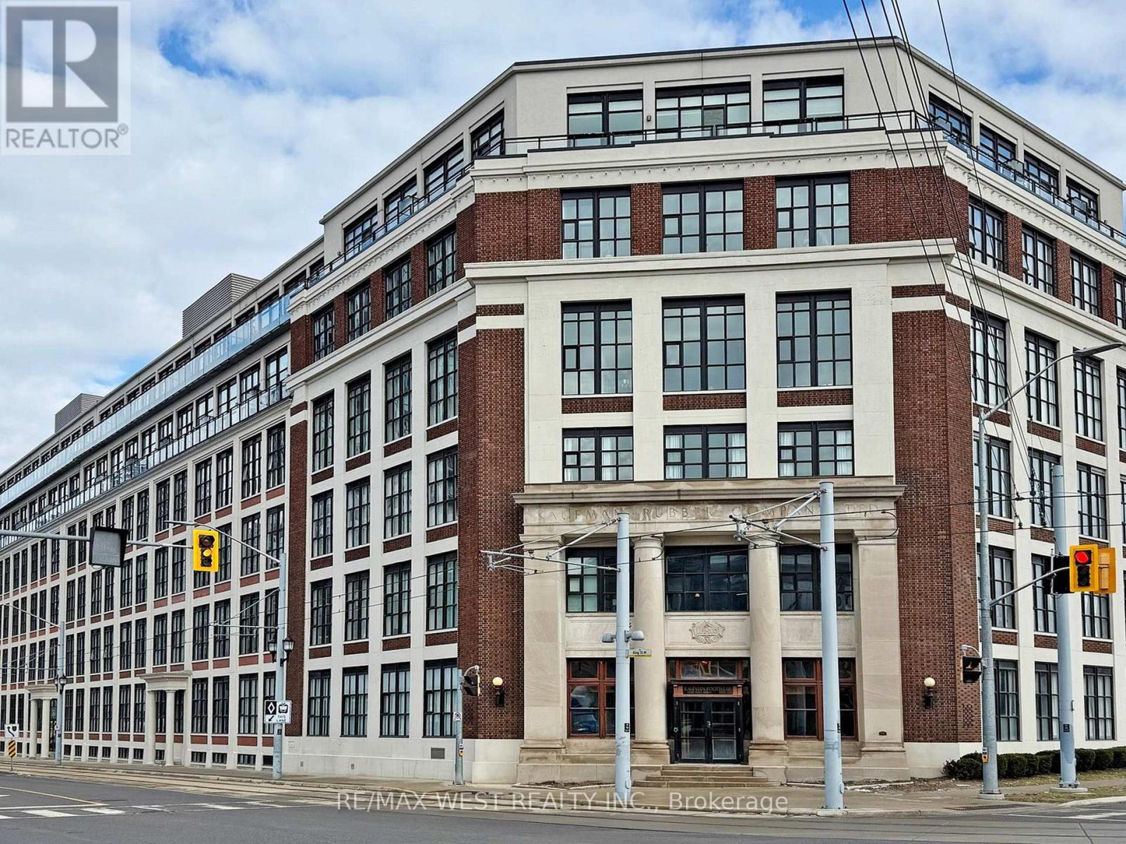 207 - 410 KING STREET W Property Photo 1