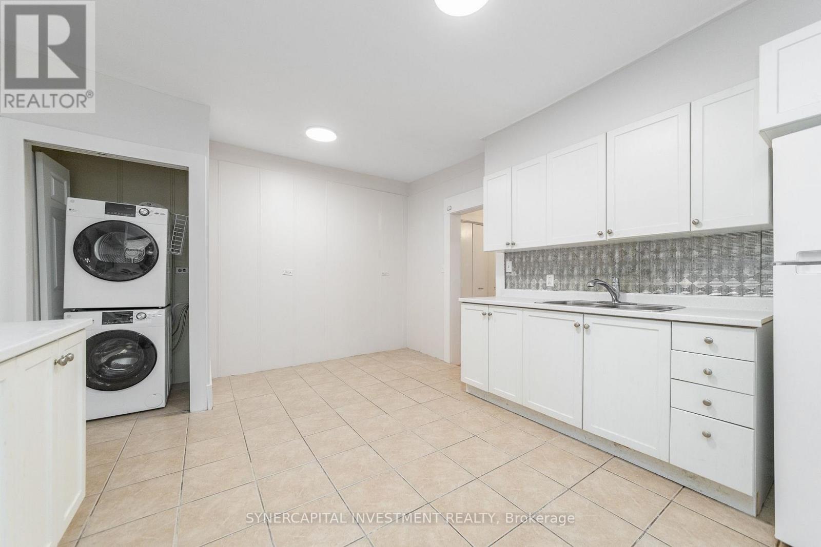 466 Maclaren Street Property Photo 8