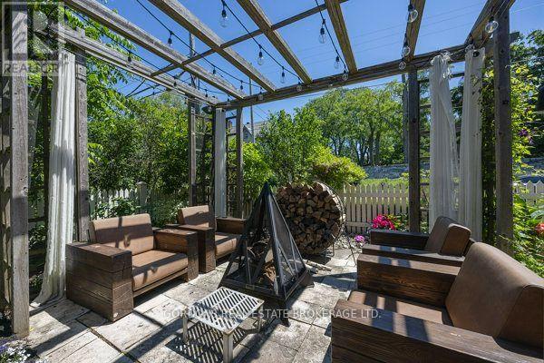 236 James Street Property Photo 6