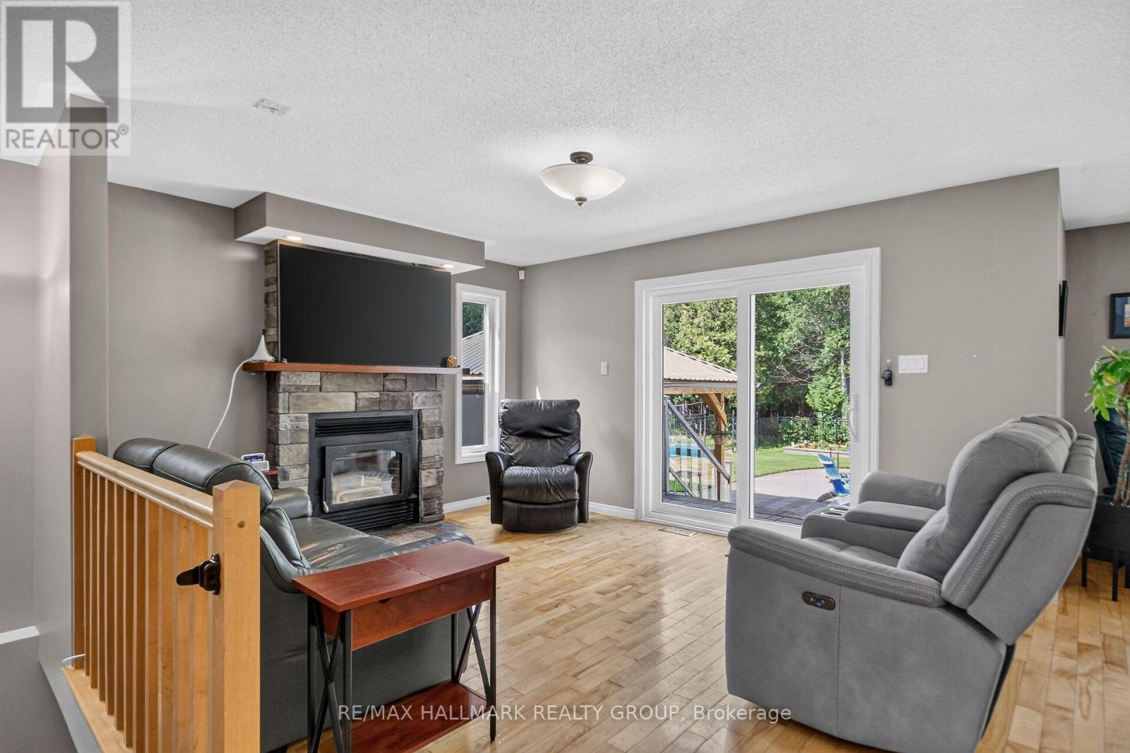 8251 Ranita Crescent Property Photo 4