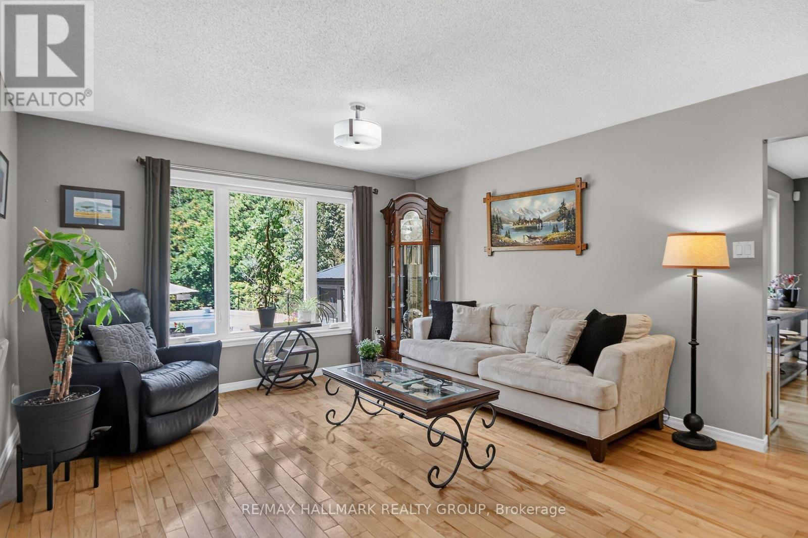 8251 Ranita Crescent Property Photo 10