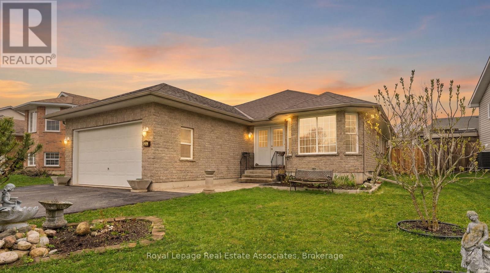 190 Sheffield Street Property Photo 2